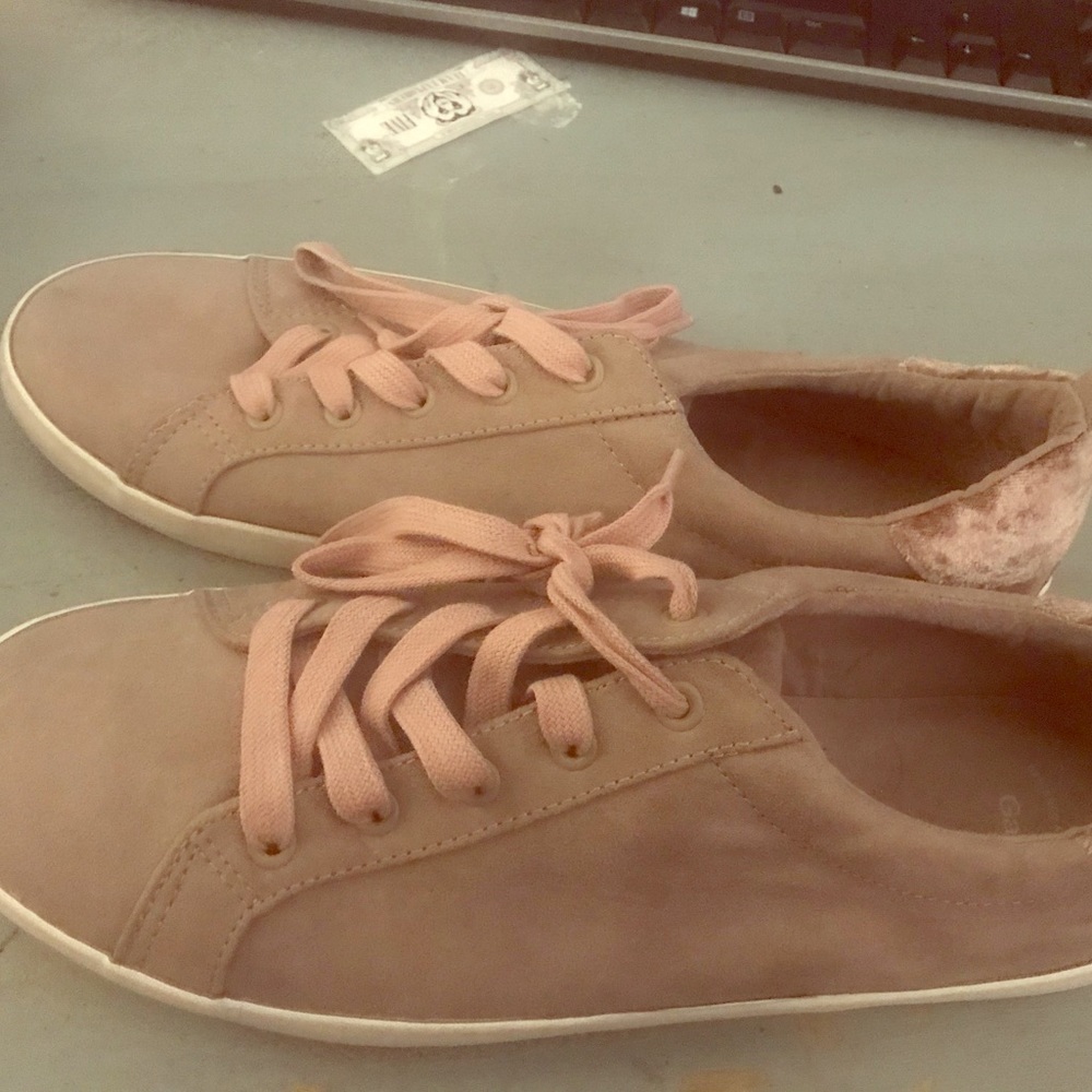Gap shoes